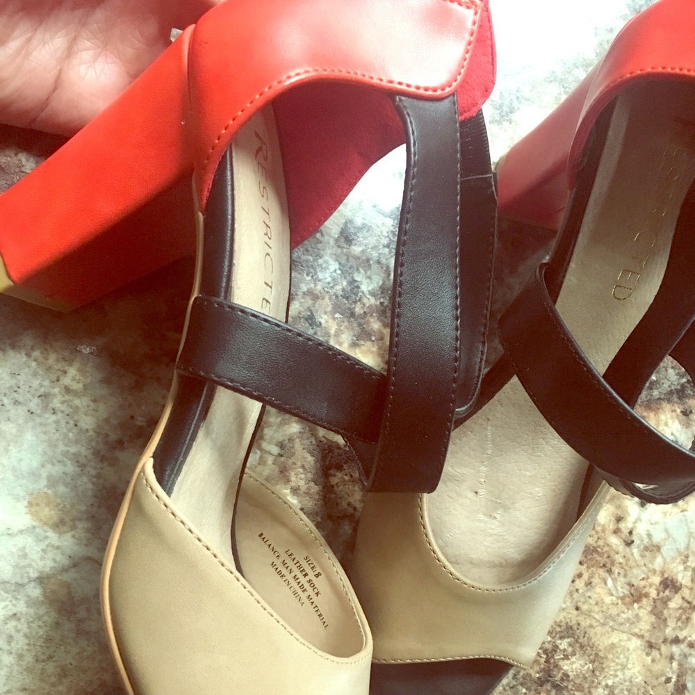 Restricted tricolor sandal heels